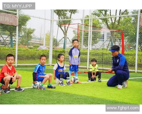 亲子足球游戏的乐趣与技巧分享让家庭互动更加精彩